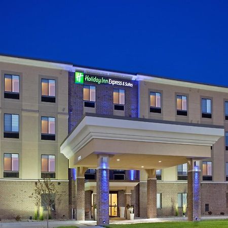 Holiday Inn Express Hotel And Suites Lincoln Airport By Ihg Esterno foto