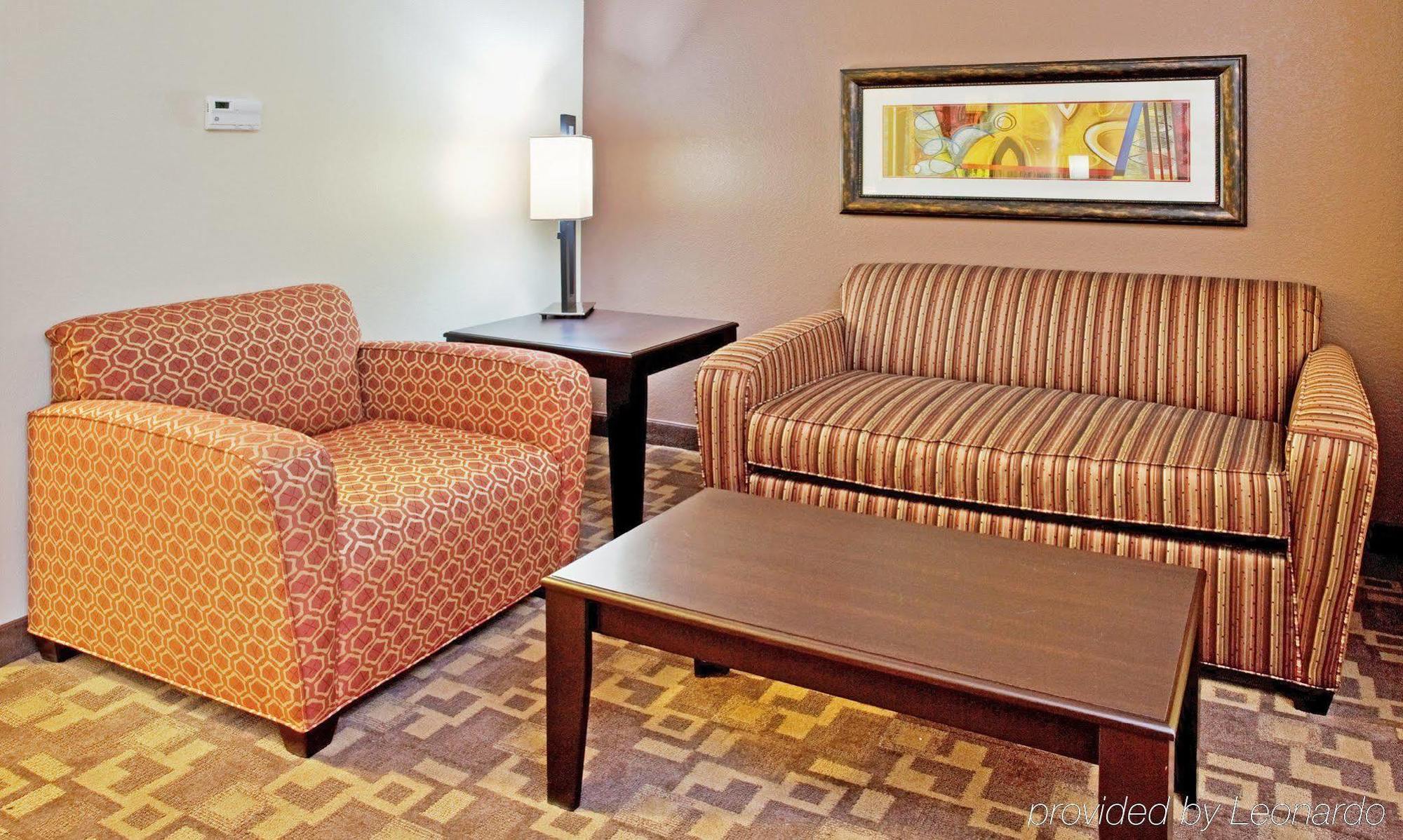 Holiday Inn Express Hotel And Suites Lincoln Airport By Ihg Esterno foto