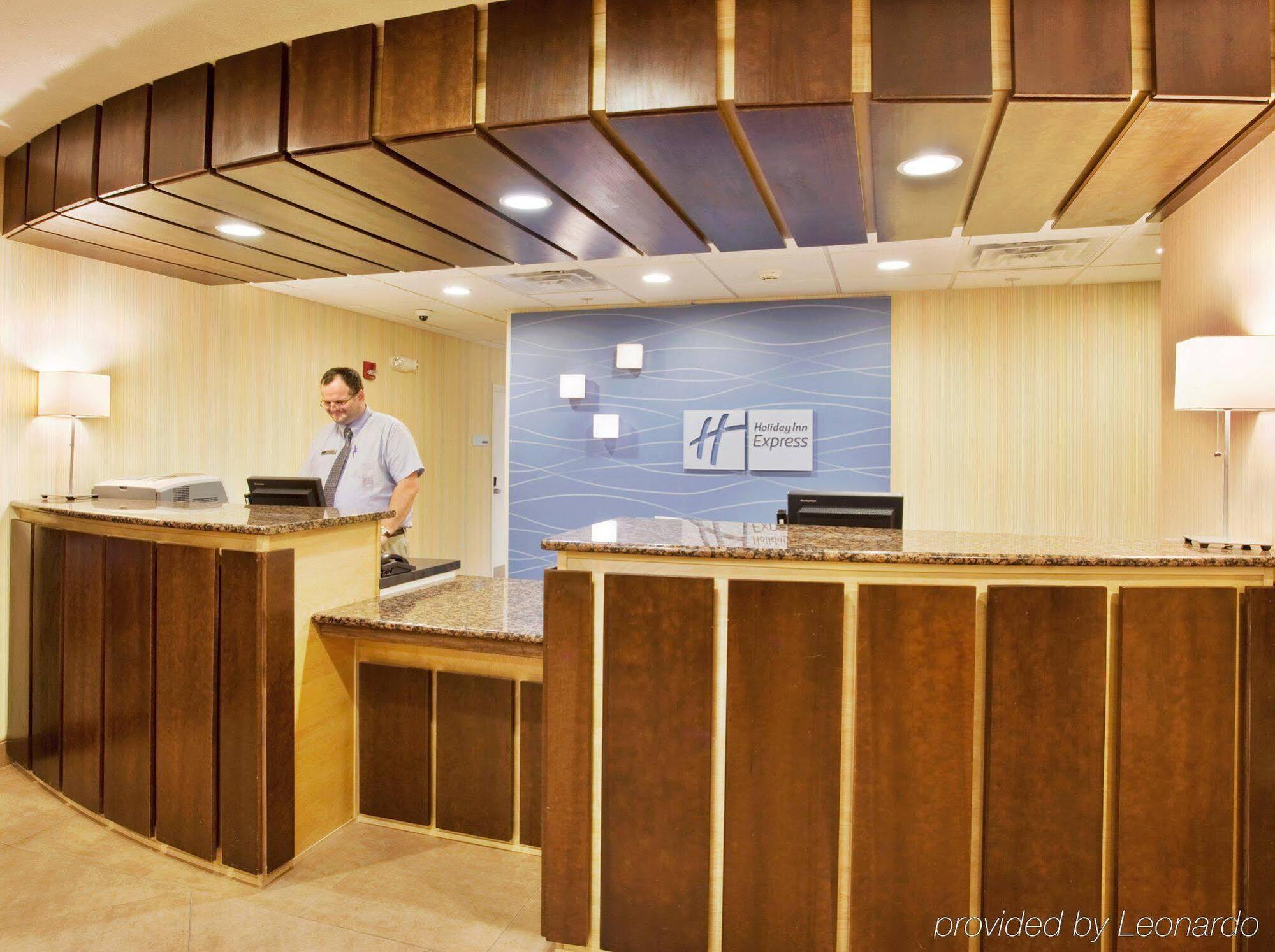 Holiday Inn Express Hotel And Suites Lincoln Airport By Ihg Esterno foto