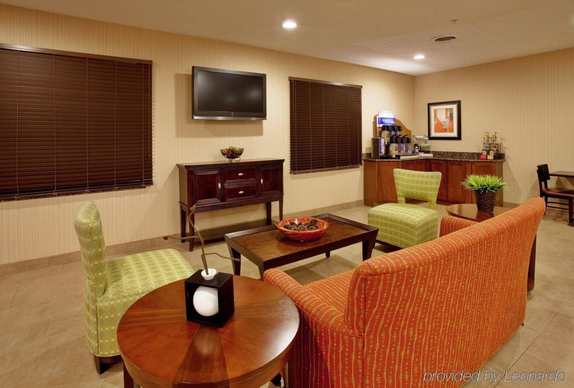 Holiday Inn Express Hotel And Suites Lincoln Airport By Ihg Esterno foto
